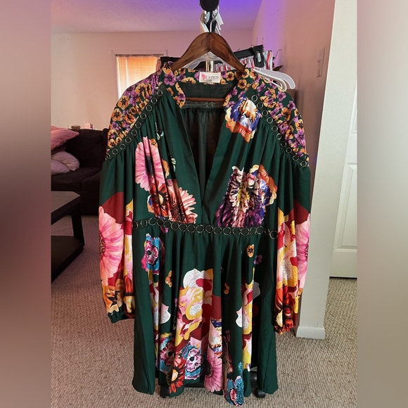 L'ATISTE by AMI Plus Size 3X Floral Dress Green Long Sleeve V-Neck - Picture 4 of 11